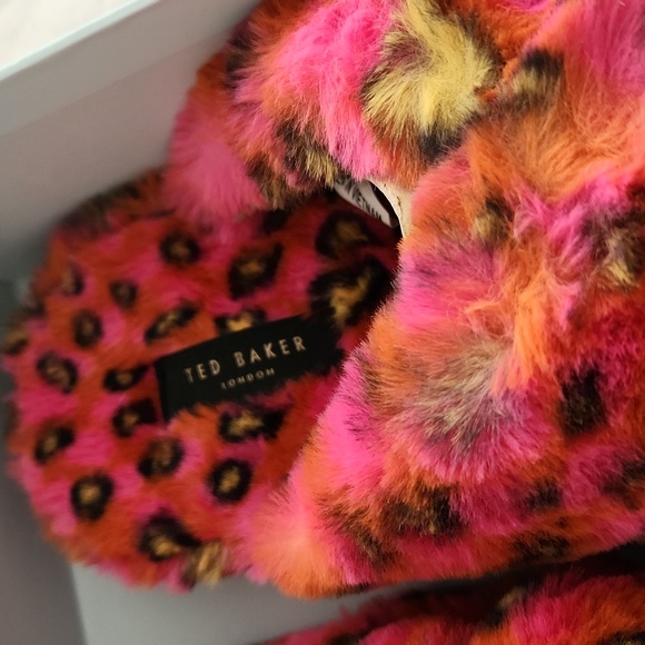 Ted Baker Cross Over Sleepers - Picture 8 of 8